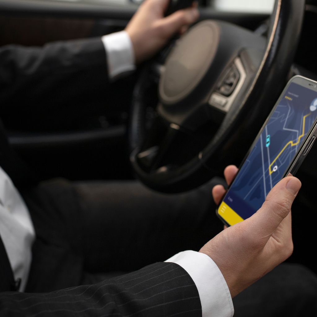 Leicester to Heathrow Airport Taxi Transfer Service