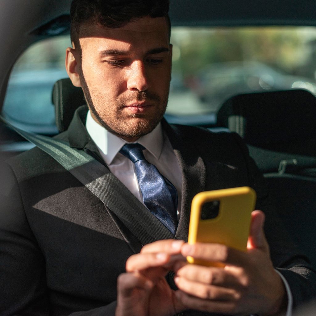 Leicester to Heathrow Airport Taxi Transfer Service