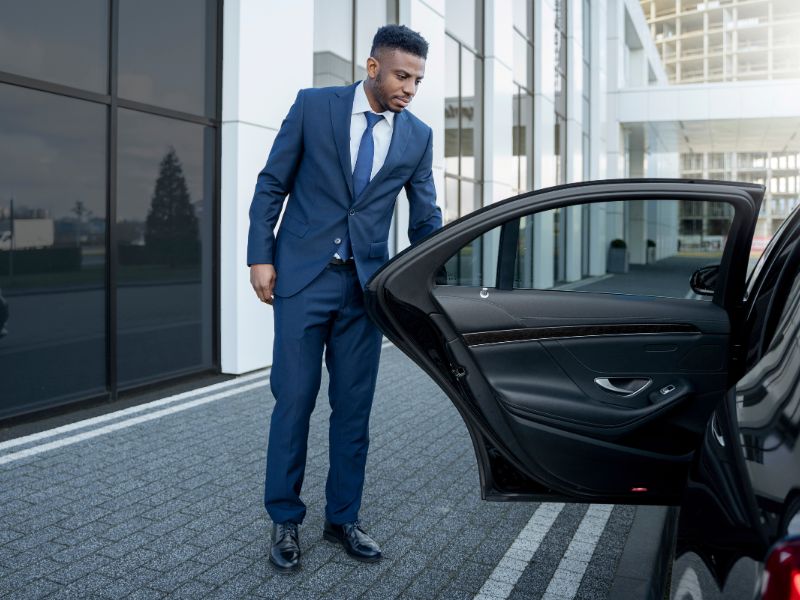 Luton to Southend Airport Taxi Transfer Service