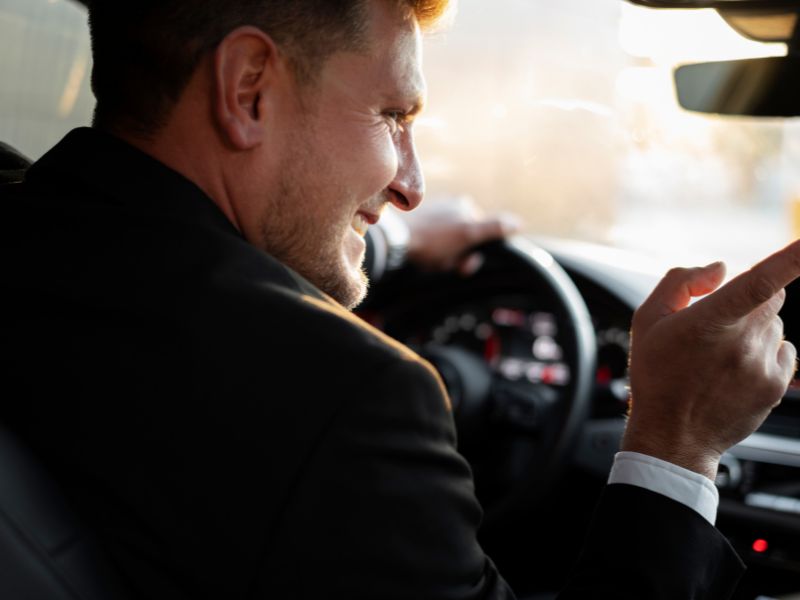 Leicester to London City Airport Taxi Transfer Service