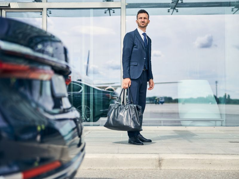Manchester to Gatwick Airport Transfer Service