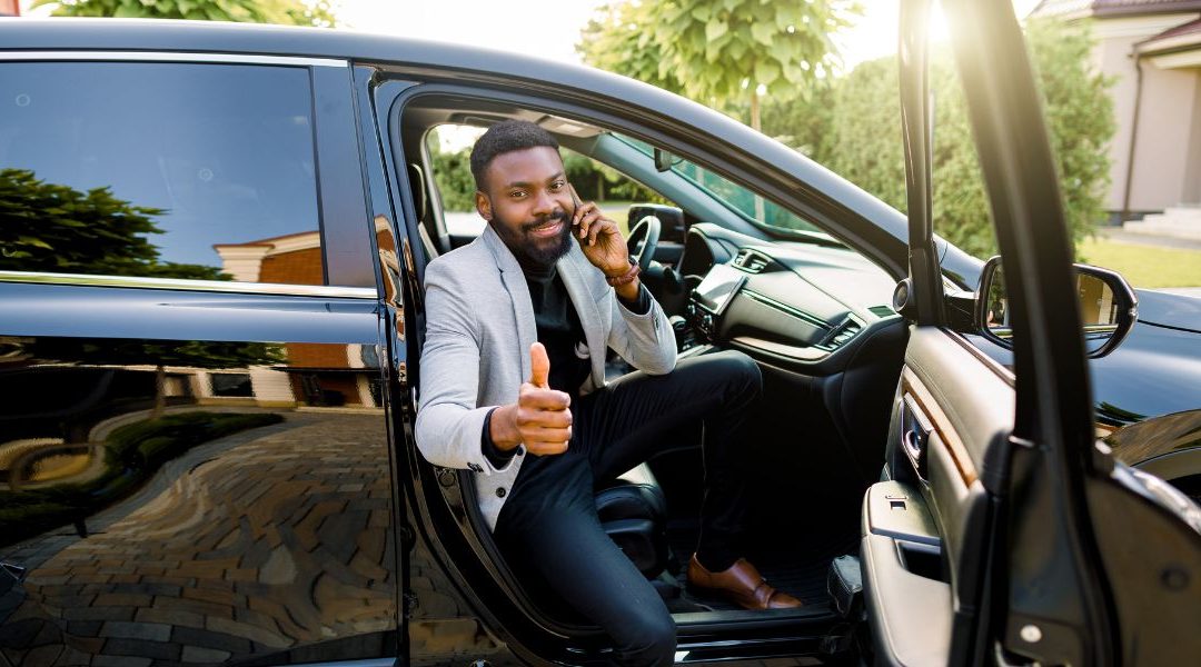 What Are the Advantages of Pre-Booking a Taxi in Leicester?