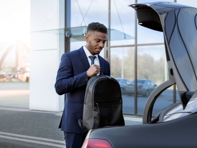 Secure Your Seaport Transfer with Local Taxis in Leicester